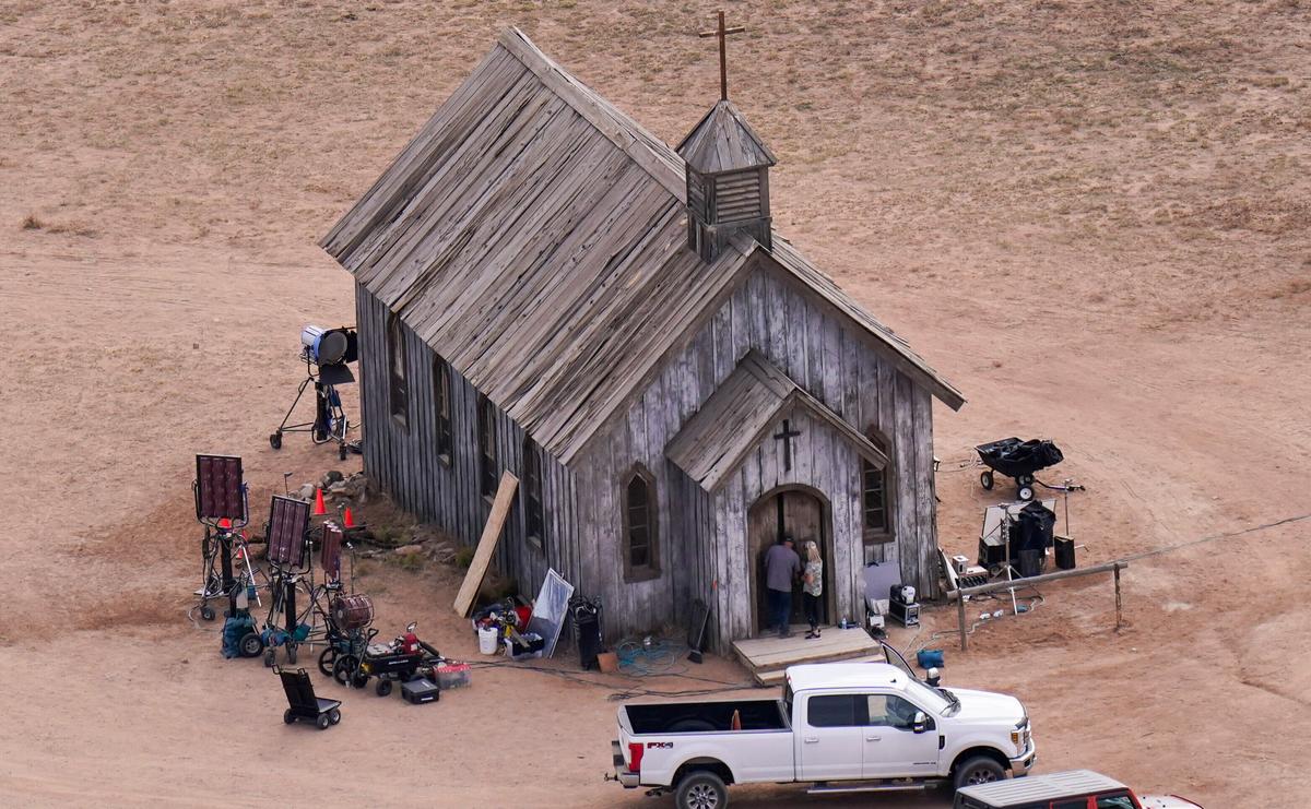 How It Happened: Inside Movie Set Where Baldwin’s Gun Fired