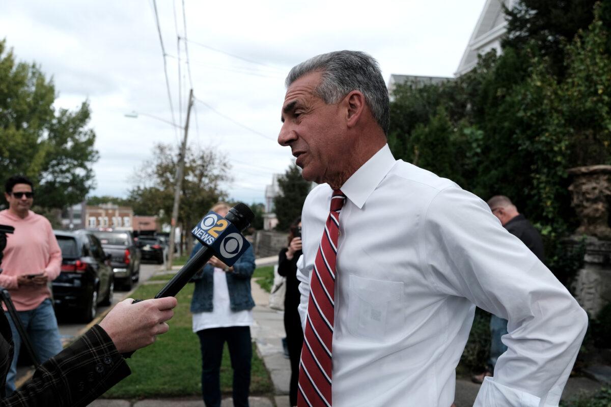 New Jersey Republican gubernatorial candidate Jack Ciattarelli participates in a campaign event in Rutherford, N.J., on Oct. 27, 2021. (Spencer Platt/Getty Images)
