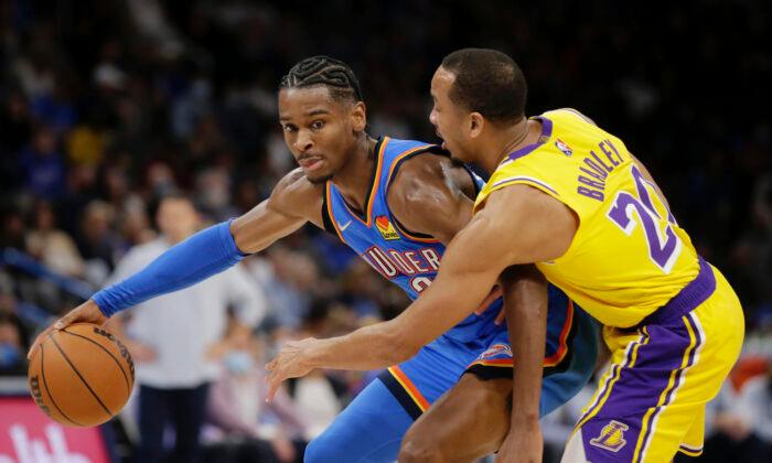 Gilgeous-Alexander, Thunder Rally From 26 Down to Top Lakers
