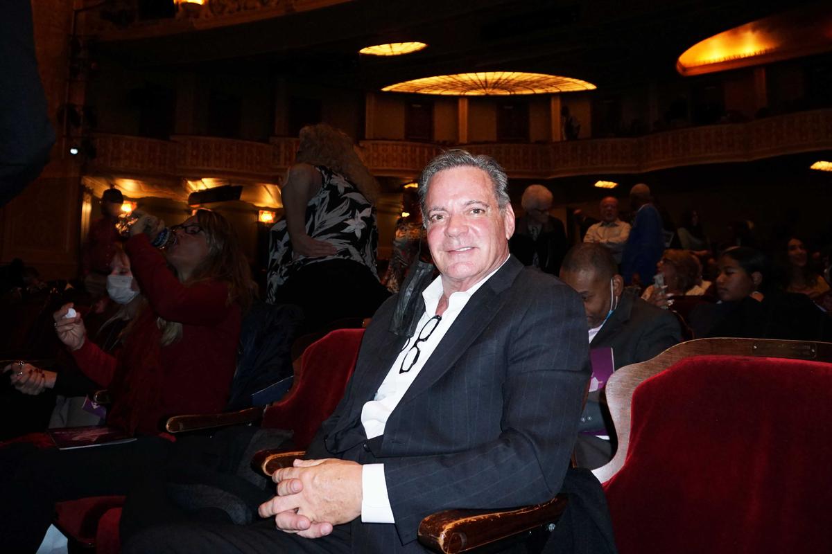 Shen Yun Gives Hope During Troubled Times: Detroit Theatergoer