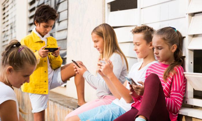 Social Media Isn’t Going Away, but Parents Can Equip Children to Resist the Harms