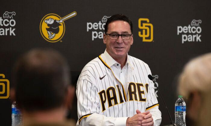 Bob Melvin Gets 3-year Contract to Manage Padres