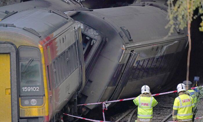 Disruption to Trains in Southern England Expected for Several Days After Crash