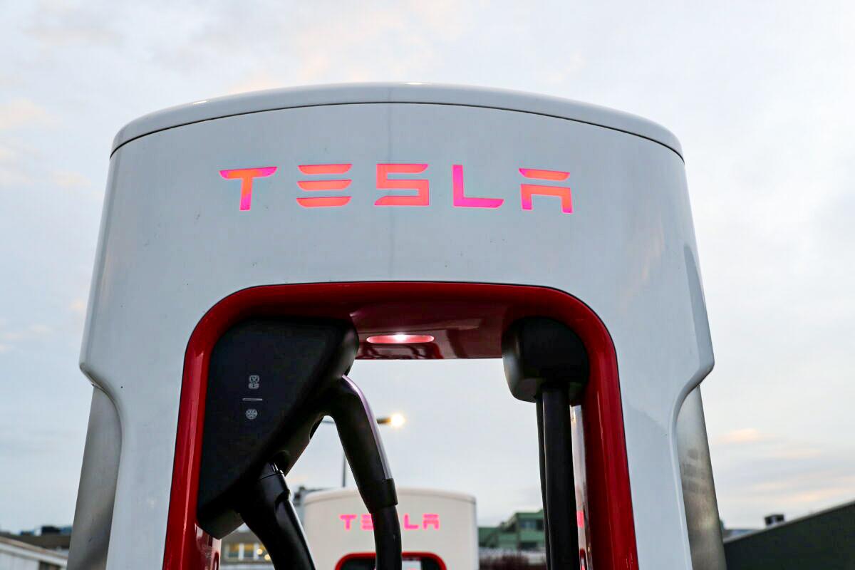 Tesla Opens Charging Network to Other EVs for the First Time