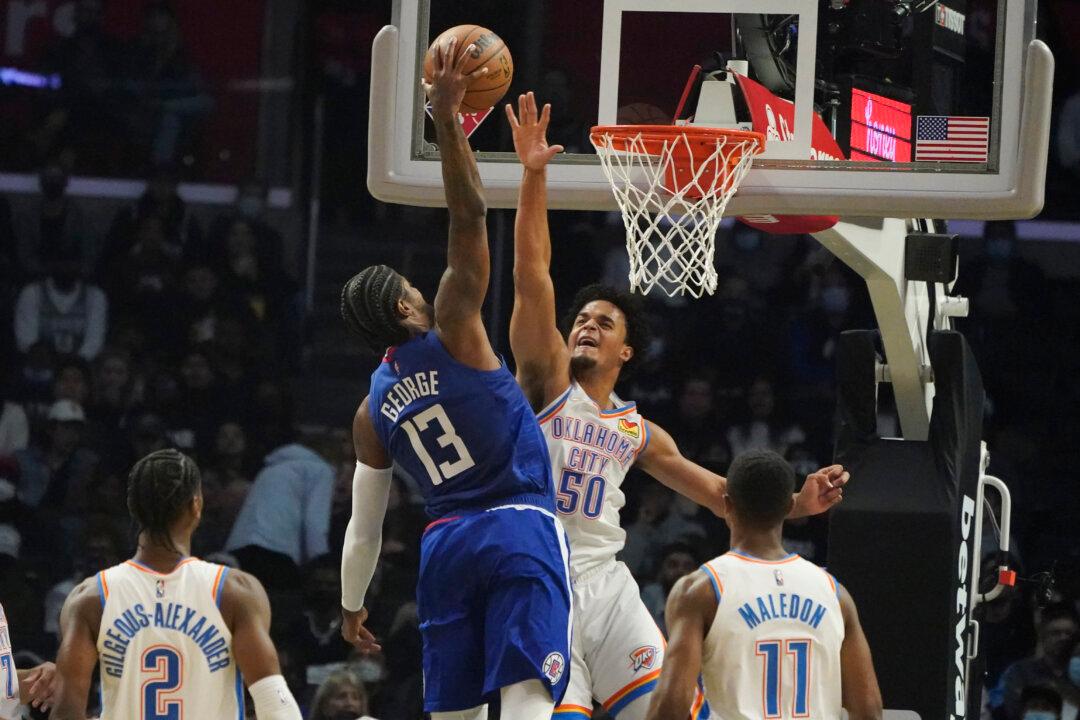 George Scores 32, Clippers Rally Late in 4th to Beat Thunder