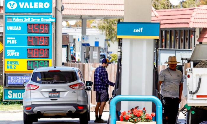 Gasoline Prices Edge Down by a Penny While Oil Drops $15 Over Past Month