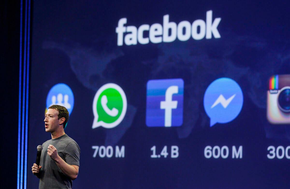 Facebook Might Be Forced to Offer Algorithm-Free Option Under New Bipartisan Bill