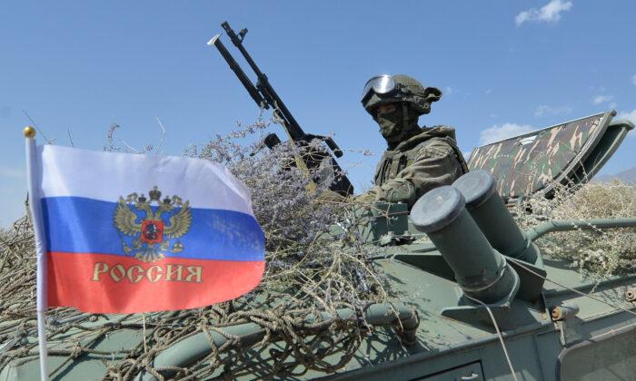 Russian Troop Buildup Near Ukraine a Worry, but Imminent Escalation Unlikely: Defence Expert