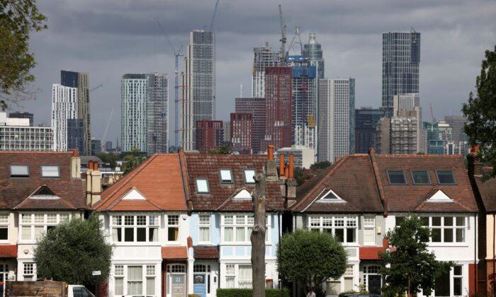 UK House Prices Post Strongest Start to Year Since 2005: Nationwide