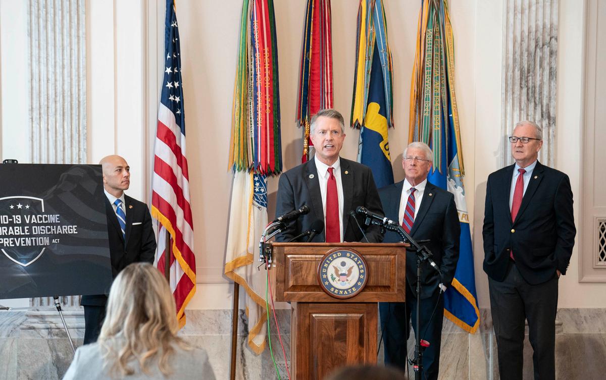 GOP Senators: Dishonorable Discharges for Unvaccinated Service Members ‘Needs to Stop’