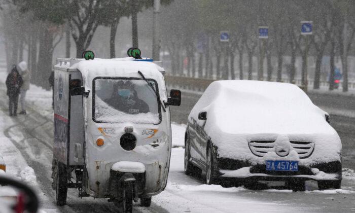 Early-Season Snow Blankets Beijing, Northern China