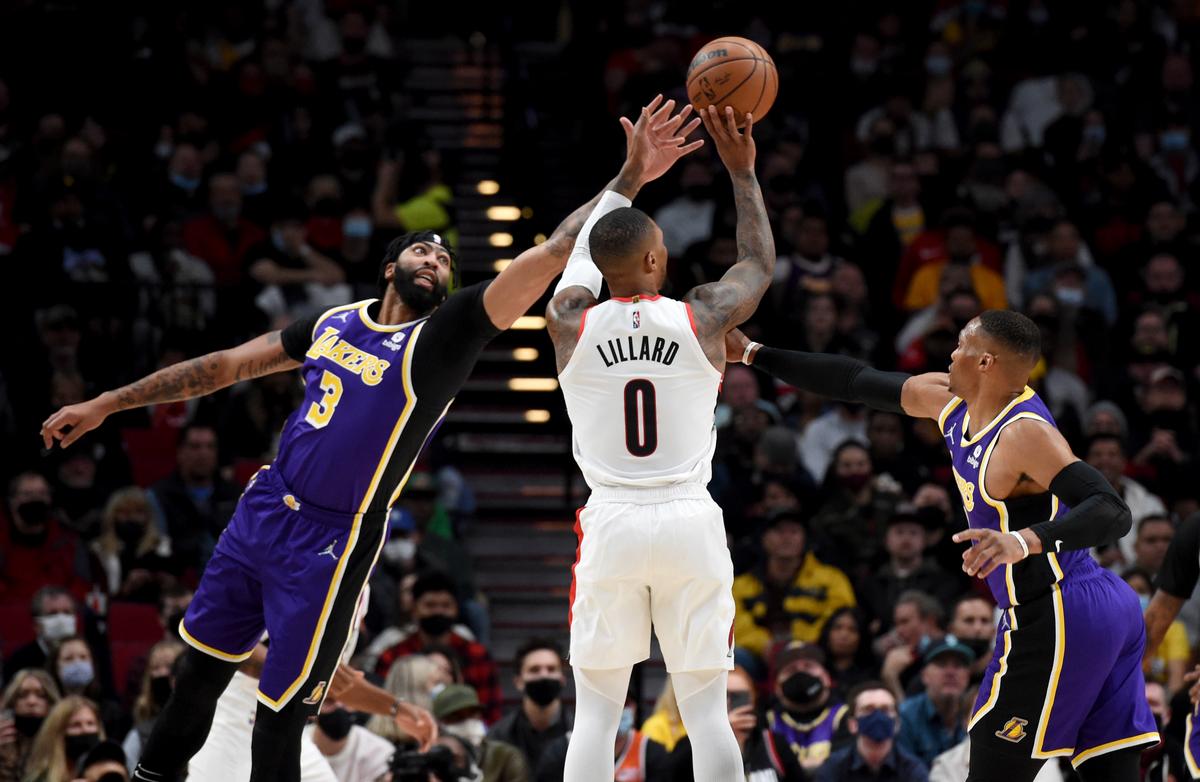 Lillard Has 25, Blazers Beat Short-Handed Lakers 105–90