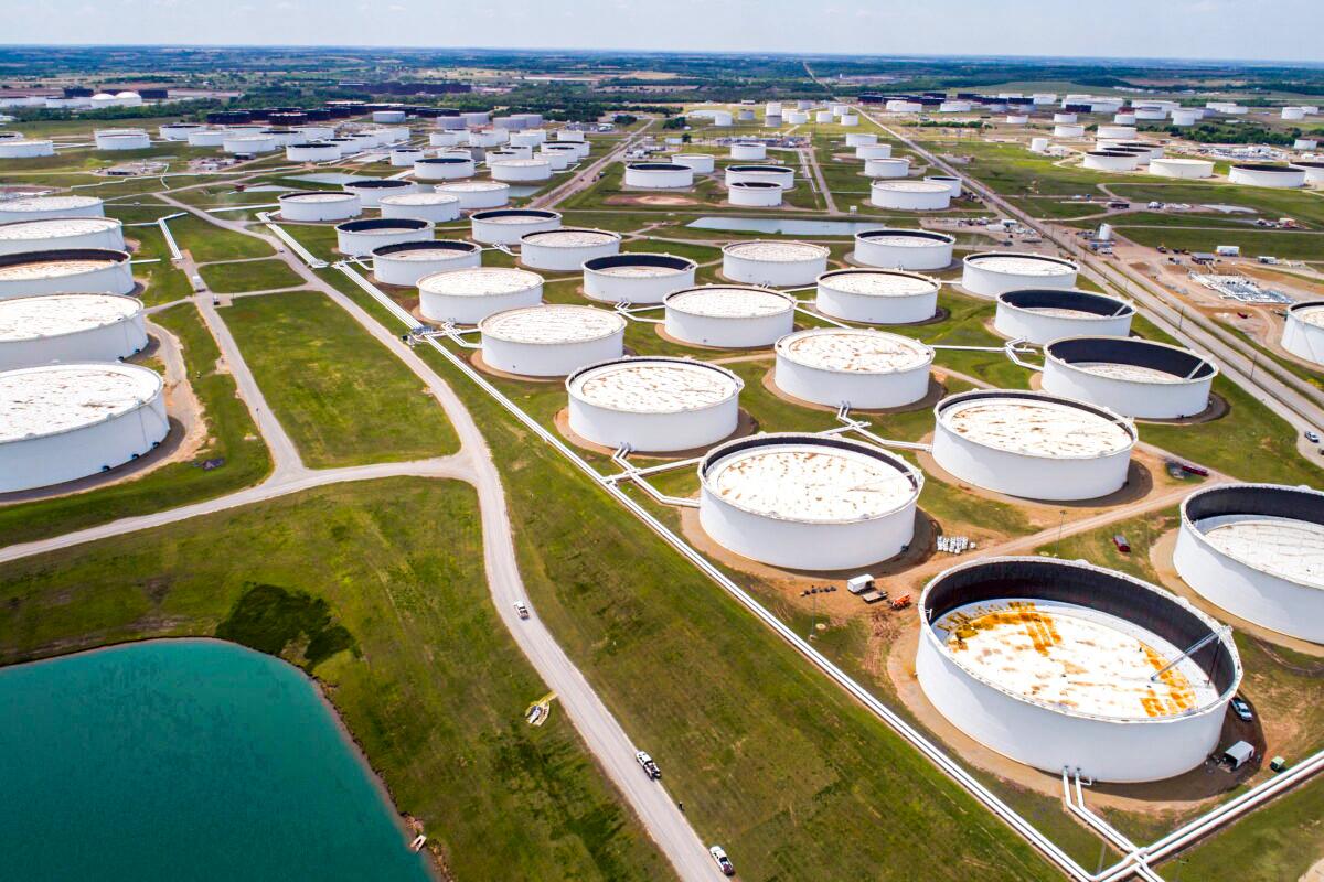 Oil Gains After US Infrastructure Bill Passes, Chinese Exports Rise