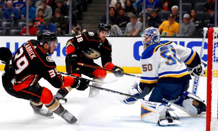 Ducks Score 3 in 3rd, Beat Blues 4–1 for 4th Straight Win