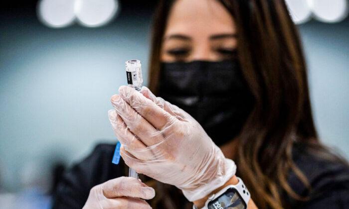Fully Vaccinated Teacher Put on Leave Says She’s Anti-Mandate, Not Anti-Vaccine