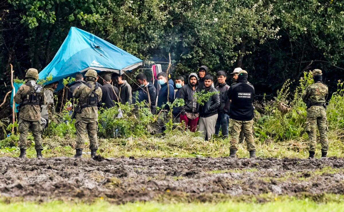 Poland Fears ‘Major Incident’ as Migrants in Belarus Head Toward Border
