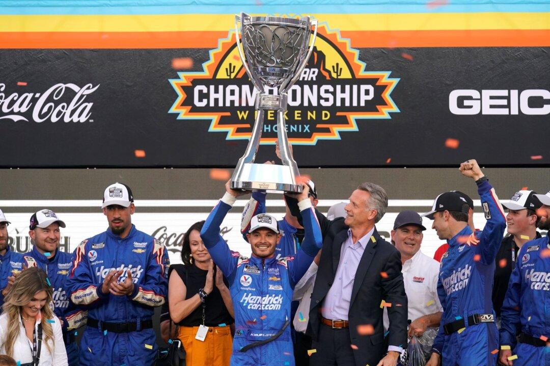 Praise Pours in for Kyle Larson Following First NASCAR Title