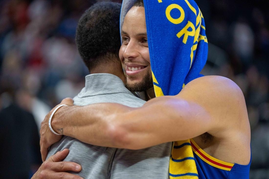 NBA Roundup: Warriors Beat Rockets to Improve to 8–1