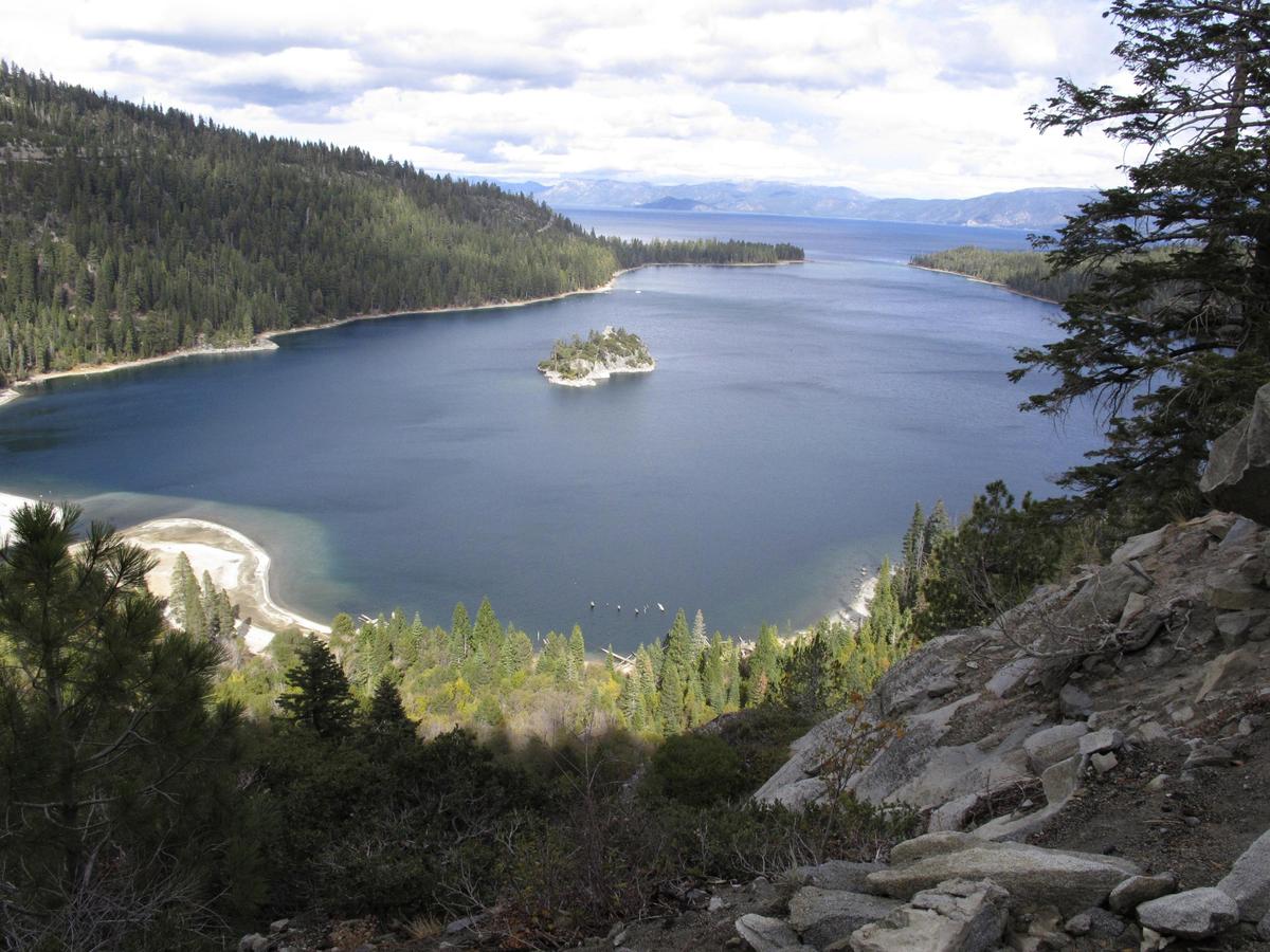 Pilots Made Errors Before Crash Near Lake Tahoe That Killed All 6 on Board, Investigators Say