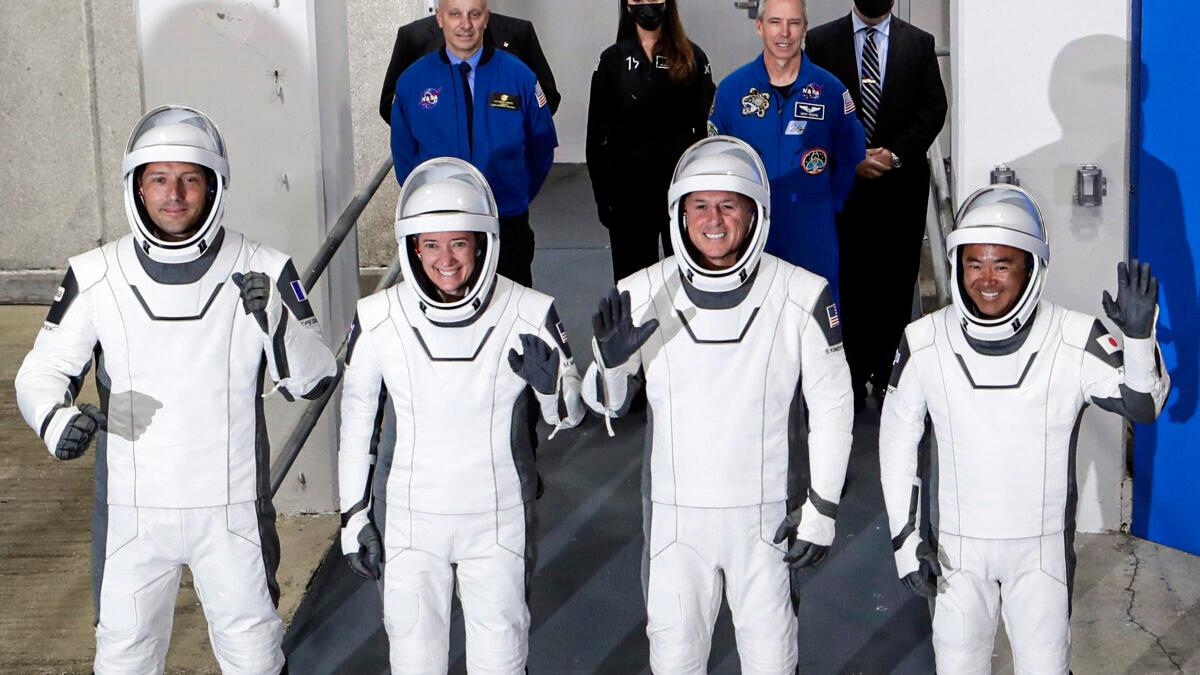 High Wind Delays SpaceX Crew Homecoming After 6 Months Aloft