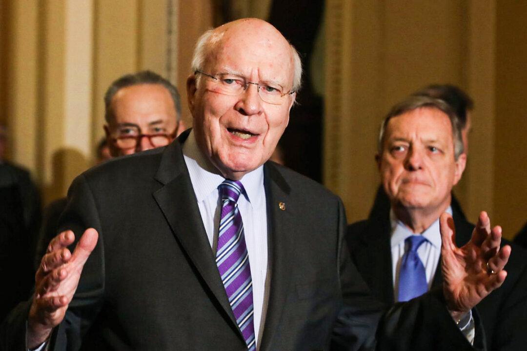 Democratic Senators Ask Biden to Ban Oil Exports, Draw From National Reserves