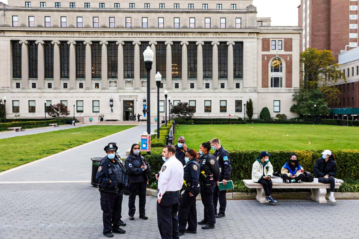 Police Say Bomb Threats at 3 Elite US Universities Not Credible