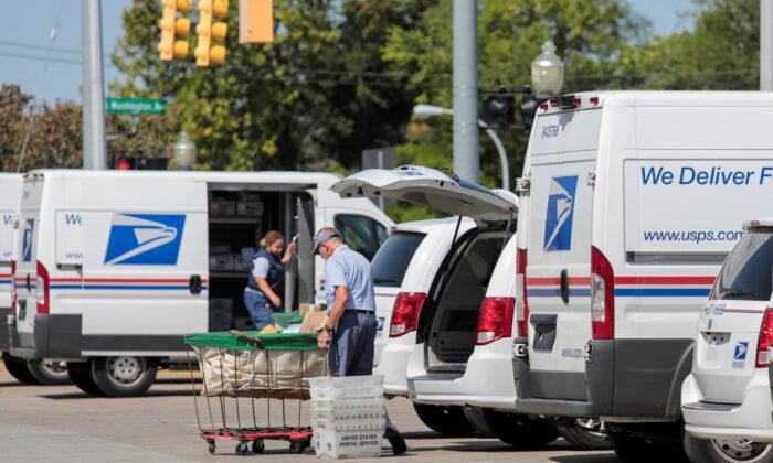 US Postal Service Reports $4.9 Billion 2021 Net Loss