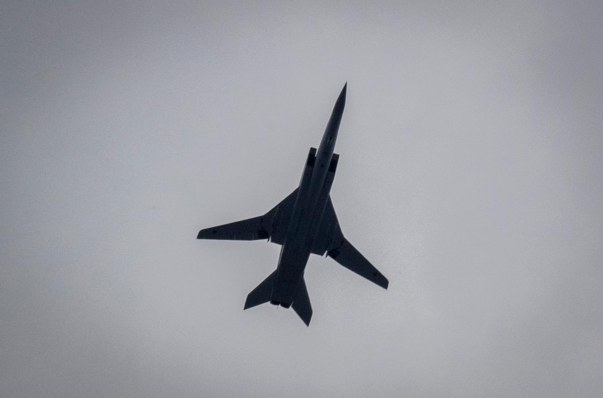 Russia Sends Strategic Bombers to Fly Over Belarus, Blames EU for Border Crisis