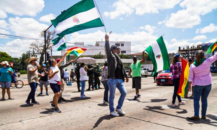 Bolivians Reject ‘Gateway to Communism’ Law, Initiating Nationwide Civil Strike