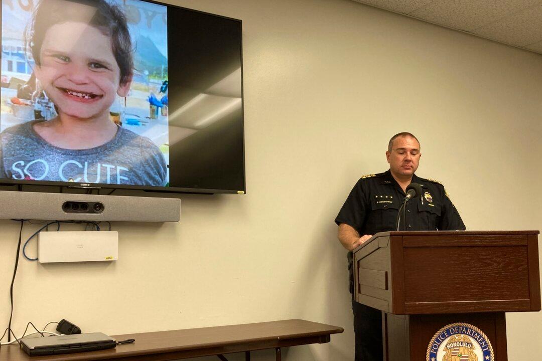 Sister: Hawaii Girl Was Inside Dog Cage and Not Breathing