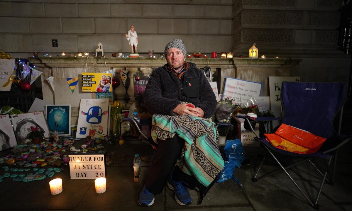 Richard Ratcliffe, the husband of Iranian detainee Nazanin Zaghari-Ratcliffe, during his hunger strike, outside the Foreign, Commonwealth and Development Office (FCDO) in London on Nov. 12, 2021. (Stefan Rousseau/PA)