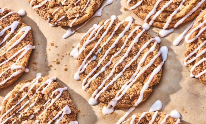 Coffee Cake Cookies Are the Coziest Fall Treat