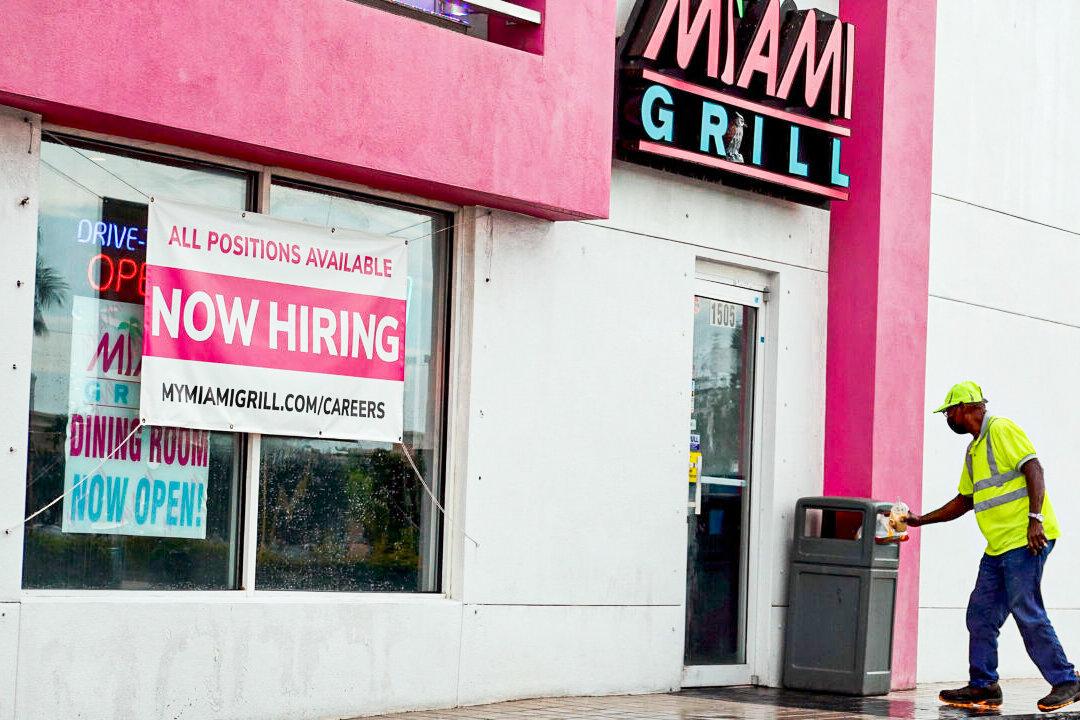 Unemployment Claims Rise From Omicron, Experts Say It Is a Temporary Hike in Tight Job Market