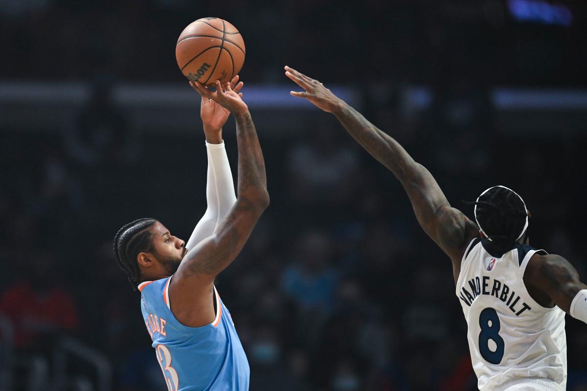 Clippers Rout Wolves 129–102 for 7th Straight Victory