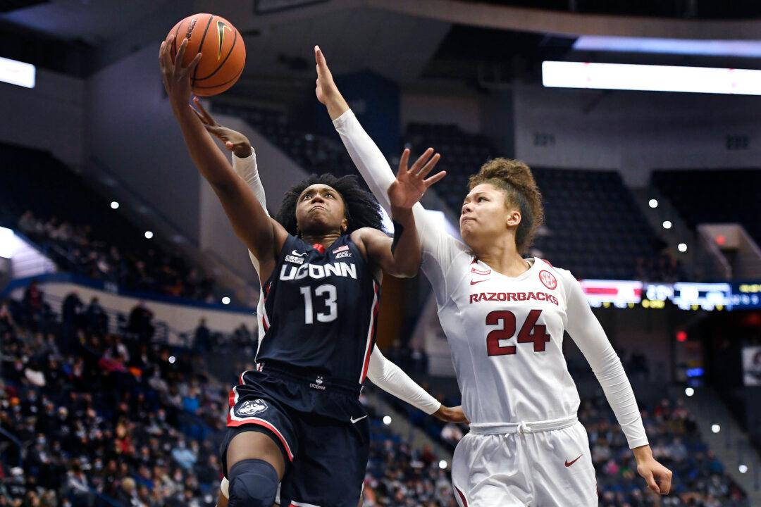 South Carolina, UConn Top Women’s AP Top 25; Indiana No. 4