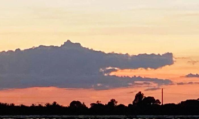 PHOTO: Florida Woman Spots Alligator-Shaped Cloud in Sunset While Driving Home From Work