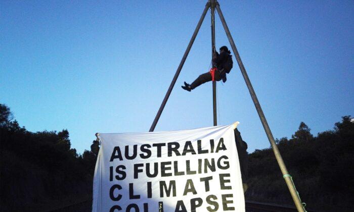 Australian Police Crack Down on Climate Protest Group Blockade Australia