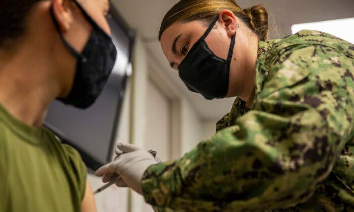 Navy Says Won’t Deploy Warship While Commander Remains Unvaccinated