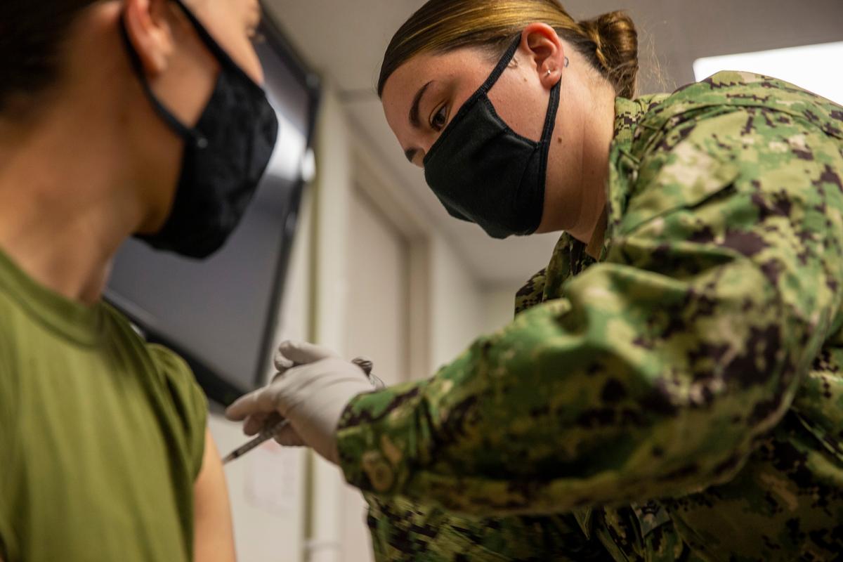 Navy Says Won't Deploy Warship While Commander Remains Unvaccinated