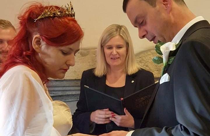 Amy and Ben Peterson married on Halloween at Archbishop's Palace in Maidstone. (SWNS)