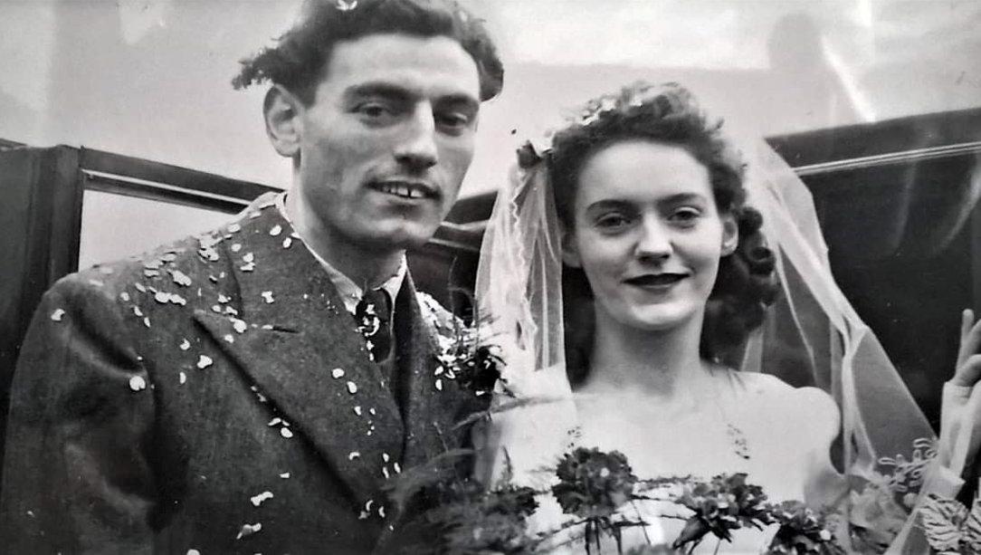 Richard Battherham and his wife, Kathy, on their wedding day in 1948. (SWNS)