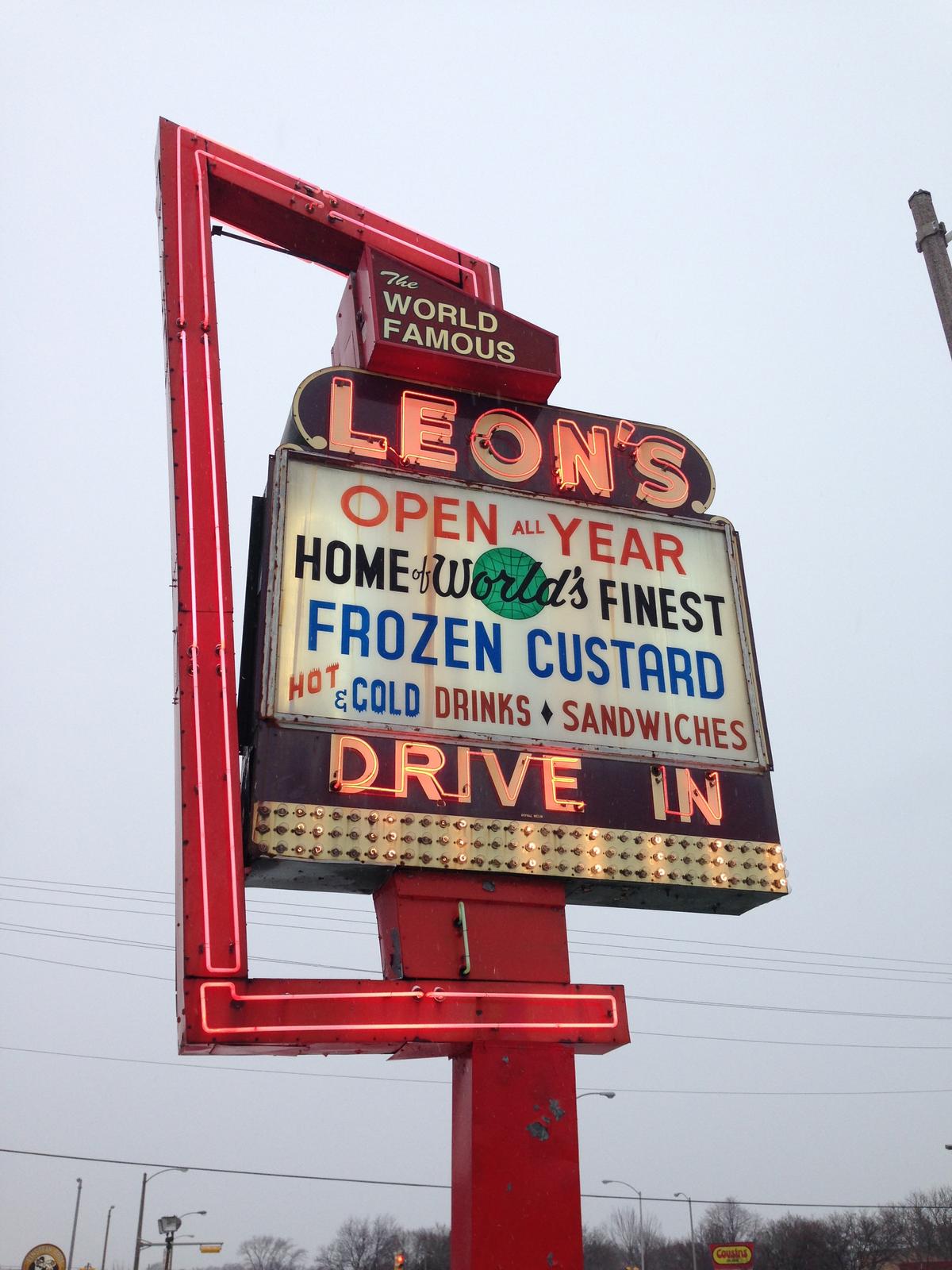 A sign for Leon's frozen custard. (victorgrigas/CC BY-SA 3.0)