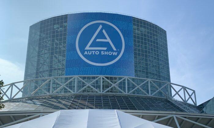 2021 LA Auto Show Begins at Convention Center After COVID-19 Hiatus