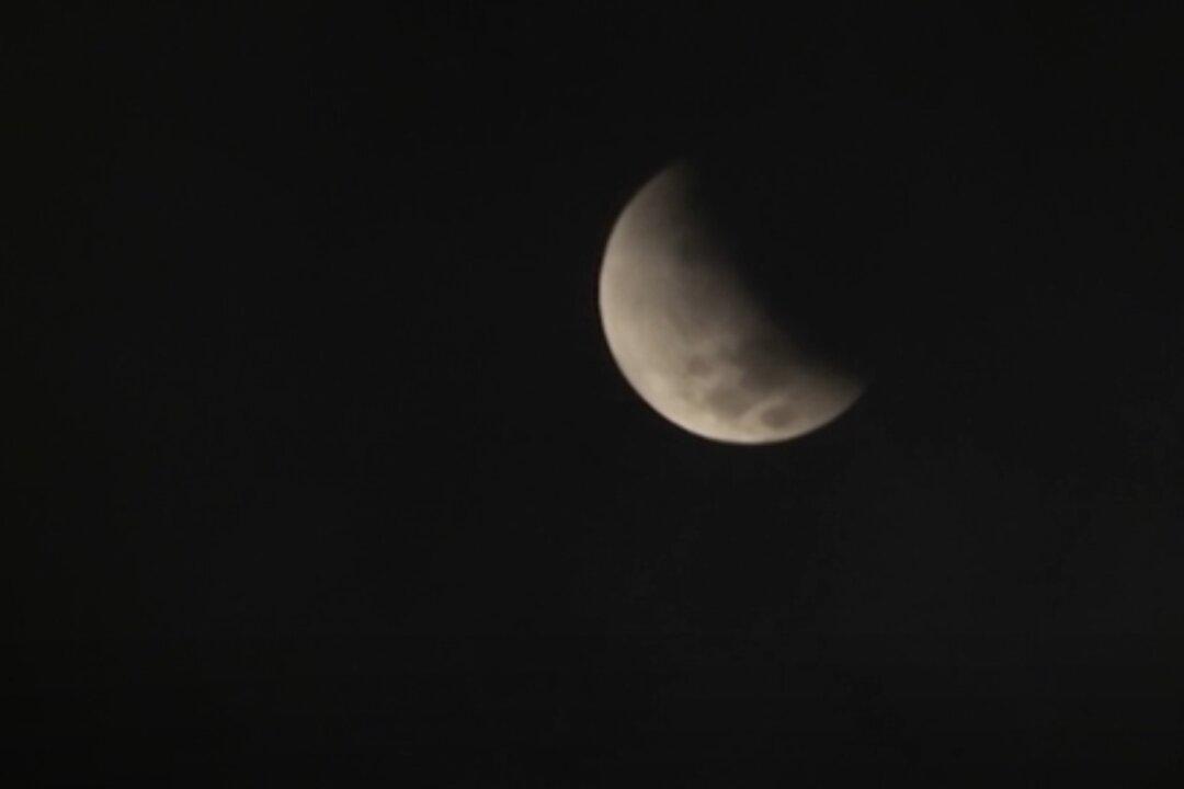 Almost Total Lunar Eclipse Delights Mexico Friends