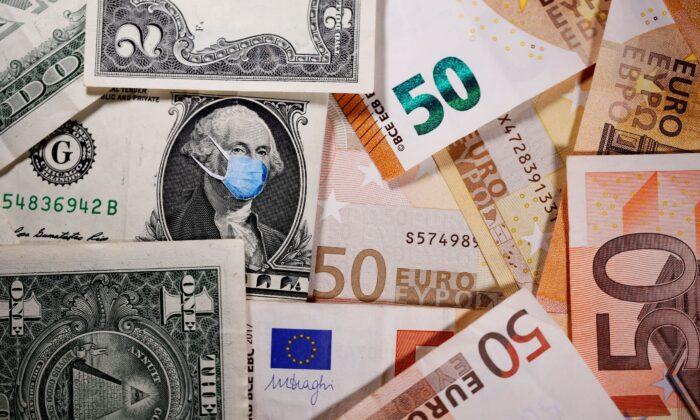 Euro Slumps as Austria Reimposes Lockdown; Dollar Flying High