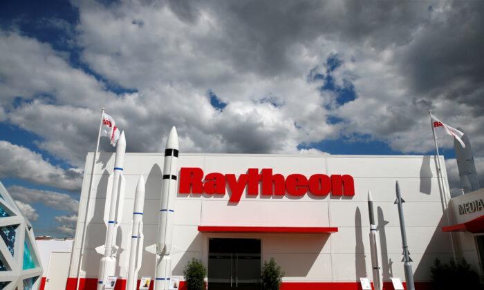 Pentagon Picks Northrop, Lockheed, Raytheon to Develop Hypersonic Defense