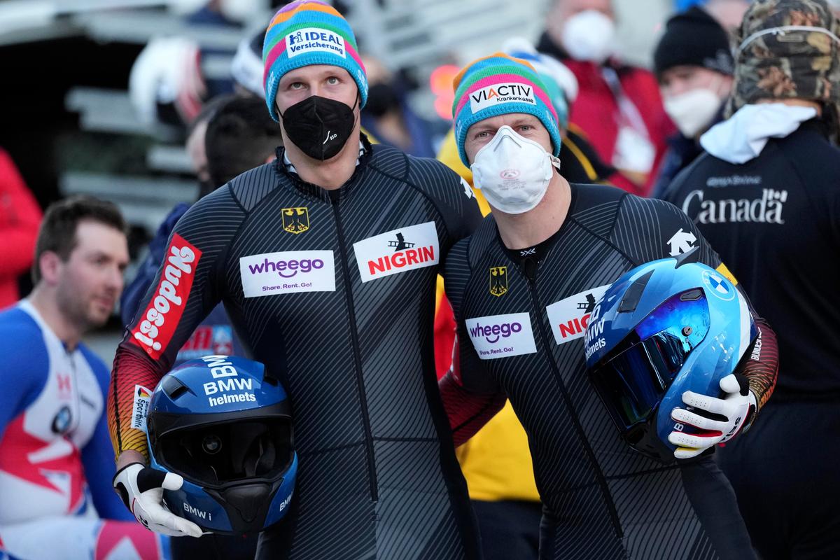 US Wins 2 Monobob Medals, Friedrich Rolls in 2-man Race