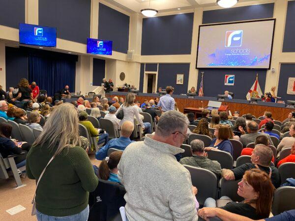 It was standing room only at the contentious Nov. 16 Flagler County school board meeting. (Patricia Tolson/The Epoch Times)