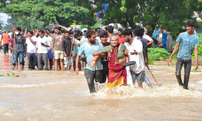 Heavy Rains in Southern Indian State Kill 17, Dozens Missing