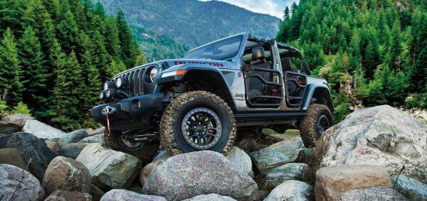 Open-air adventure with tube doors. (Courtesy of Jeep/Stellantis)